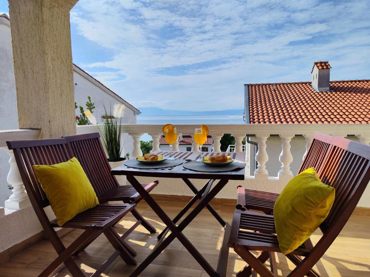 Apartments Orhidelia Njivice Ngoại thất bức ảnh