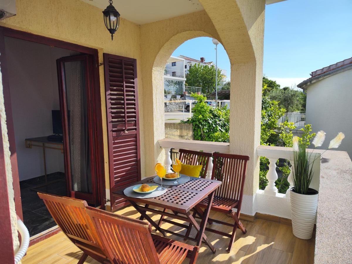 Apartments Orhidelia Njivice Ngoại thất bức ảnh