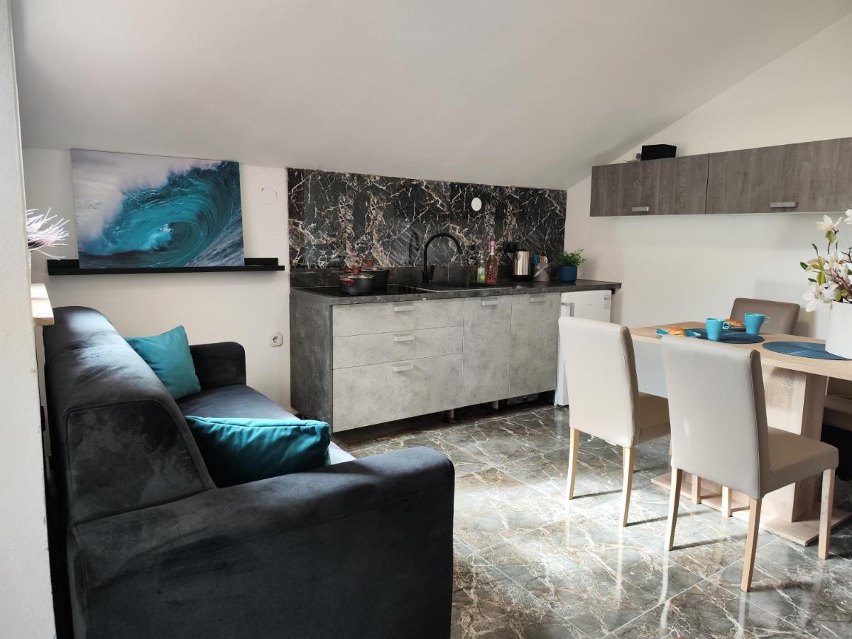 Apartments Orhidelia Njivice Ngoại thất bức ảnh