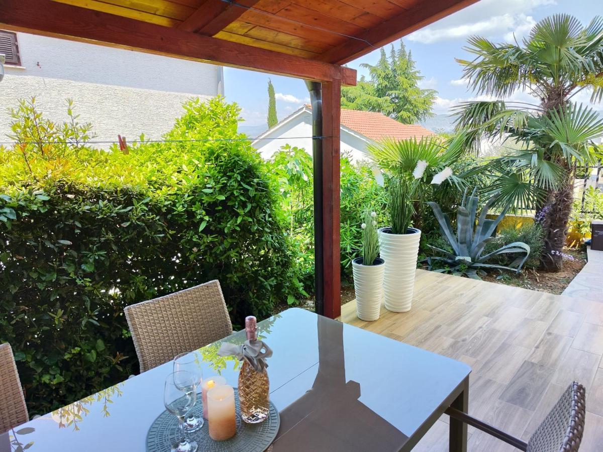 Apartments Orhidelia Njivice Ngoại thất bức ảnh