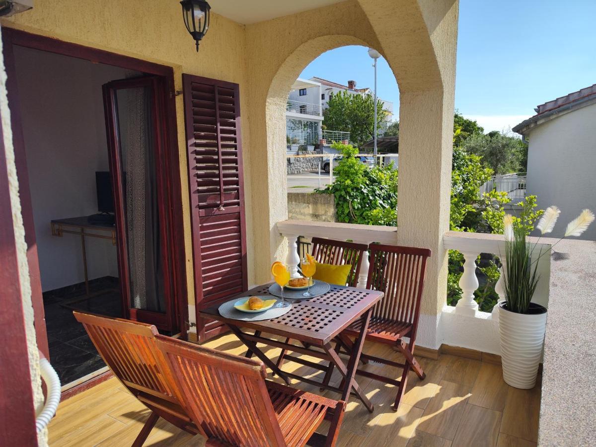 Apartments Orhidelia Njivice Ngoại thất bức ảnh