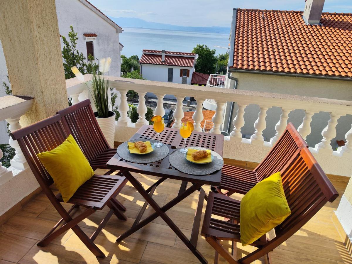 Apartments Orhidelia Njivice Ngoại thất bức ảnh