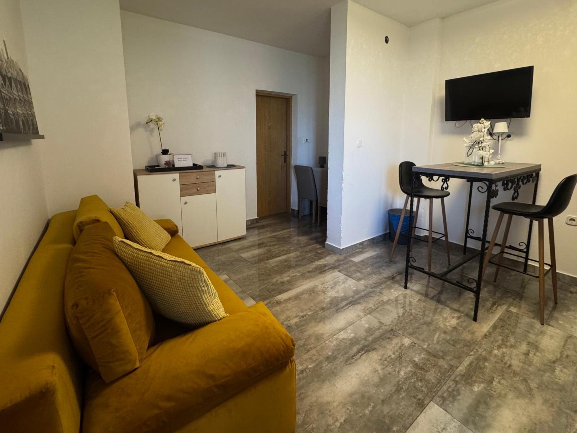 Apartments Orhidelia Njivice Ngoại thất bức ảnh